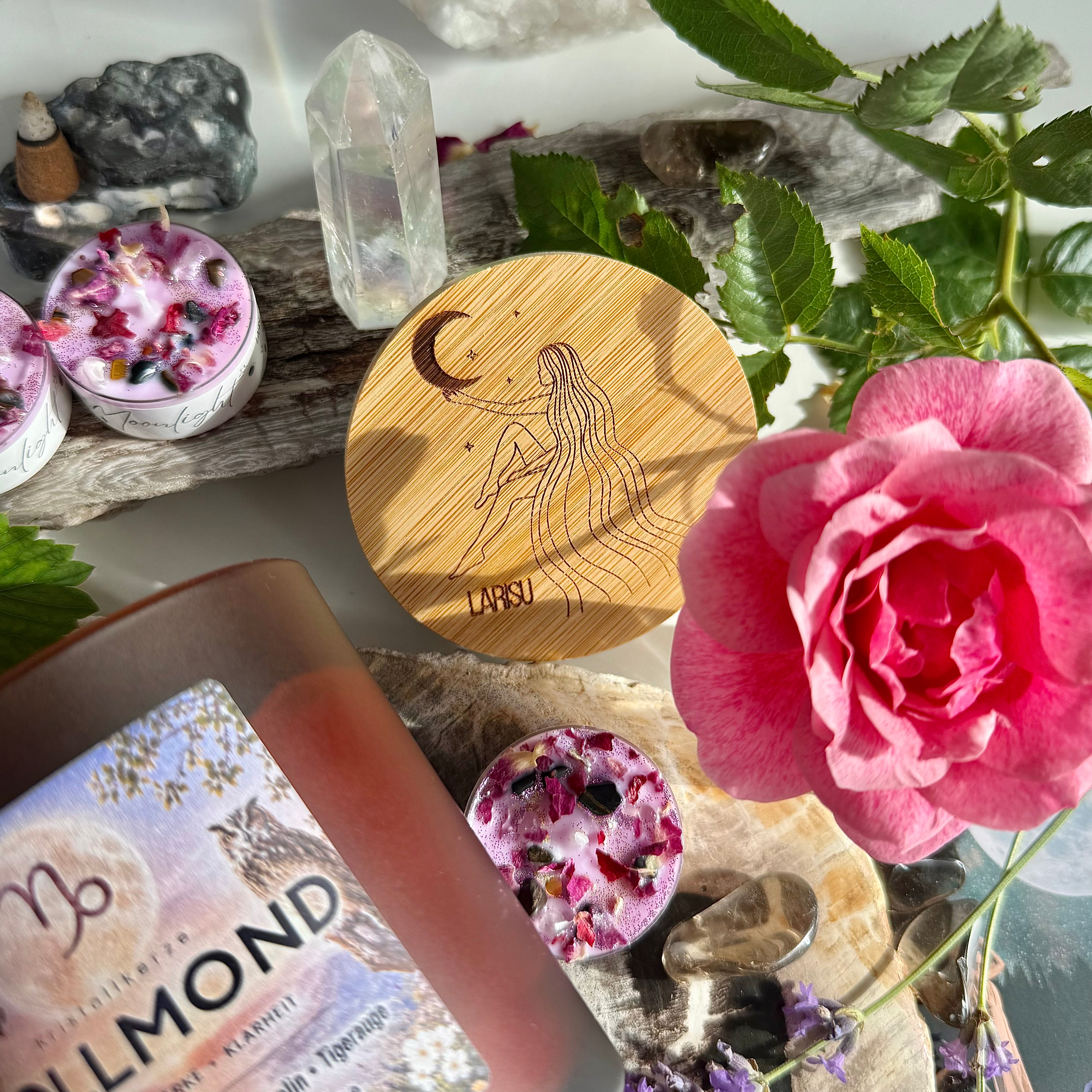 Vollmondkerze mit Kristallen, 30. Juni, Erdbeermond, limitiert