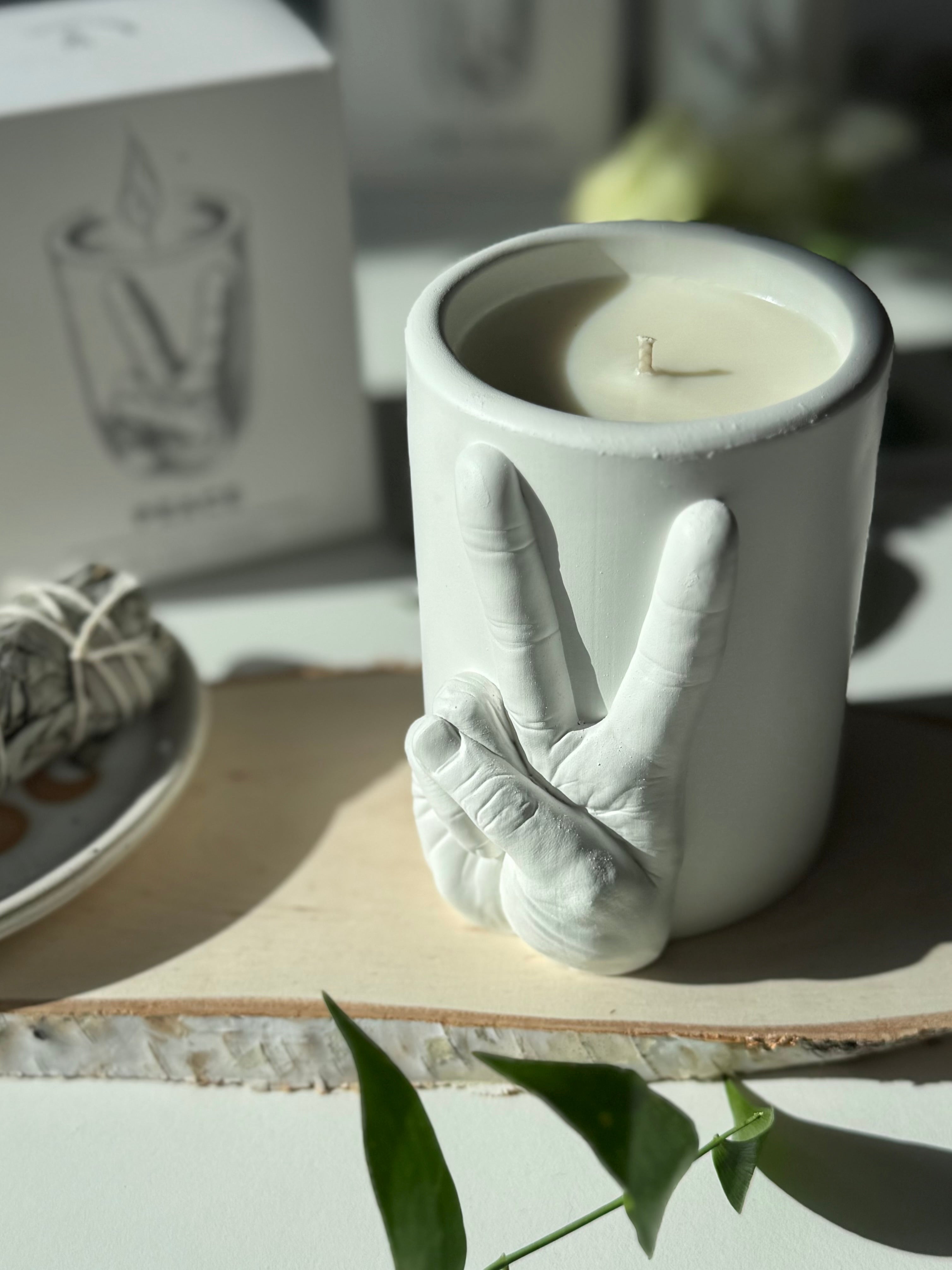 PEACE, Sojawachskerze im Zementgefäß