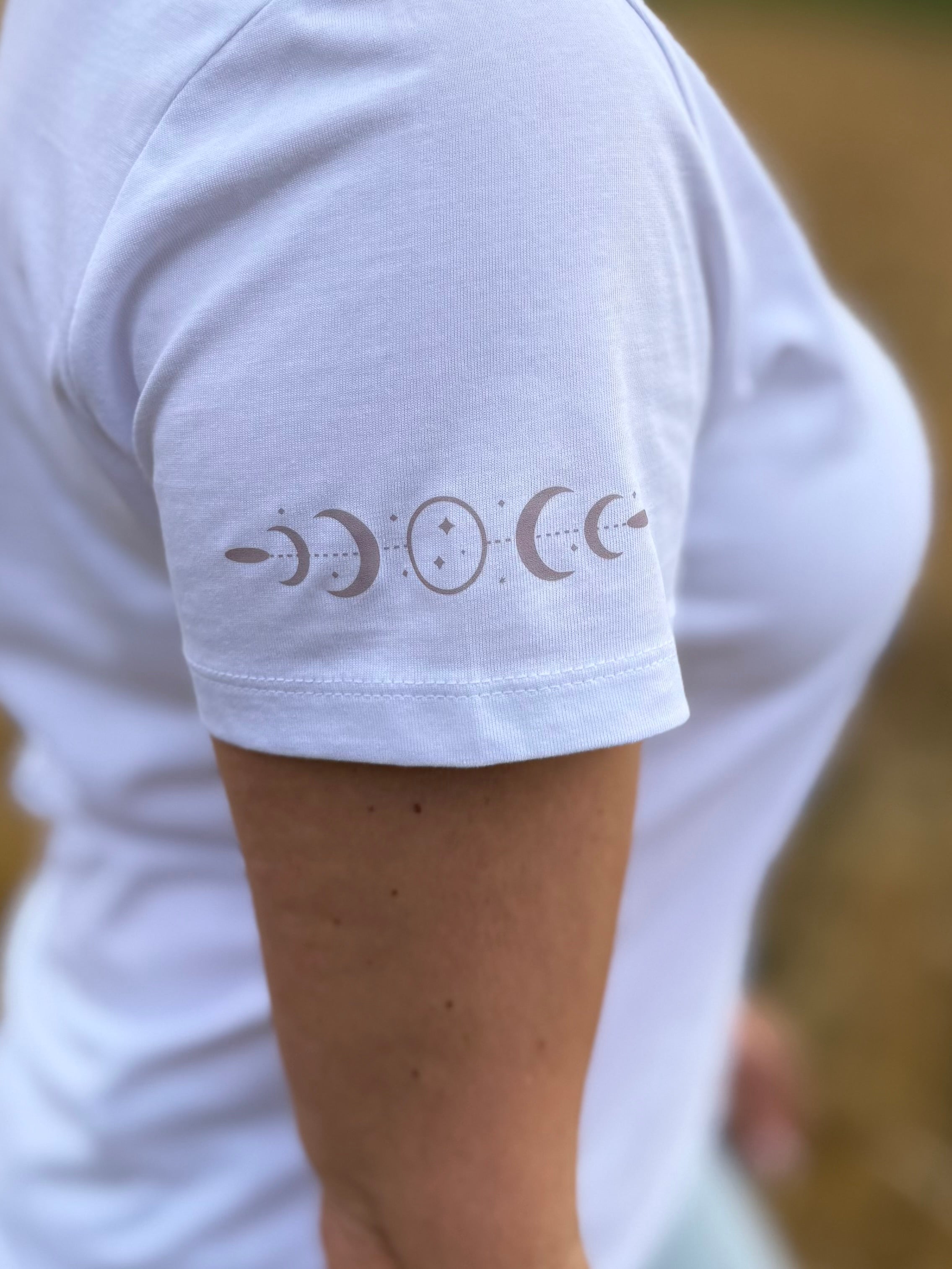 Shirt Weiß "AWAKEN YOUR SOUL, CREATE MAGIC"