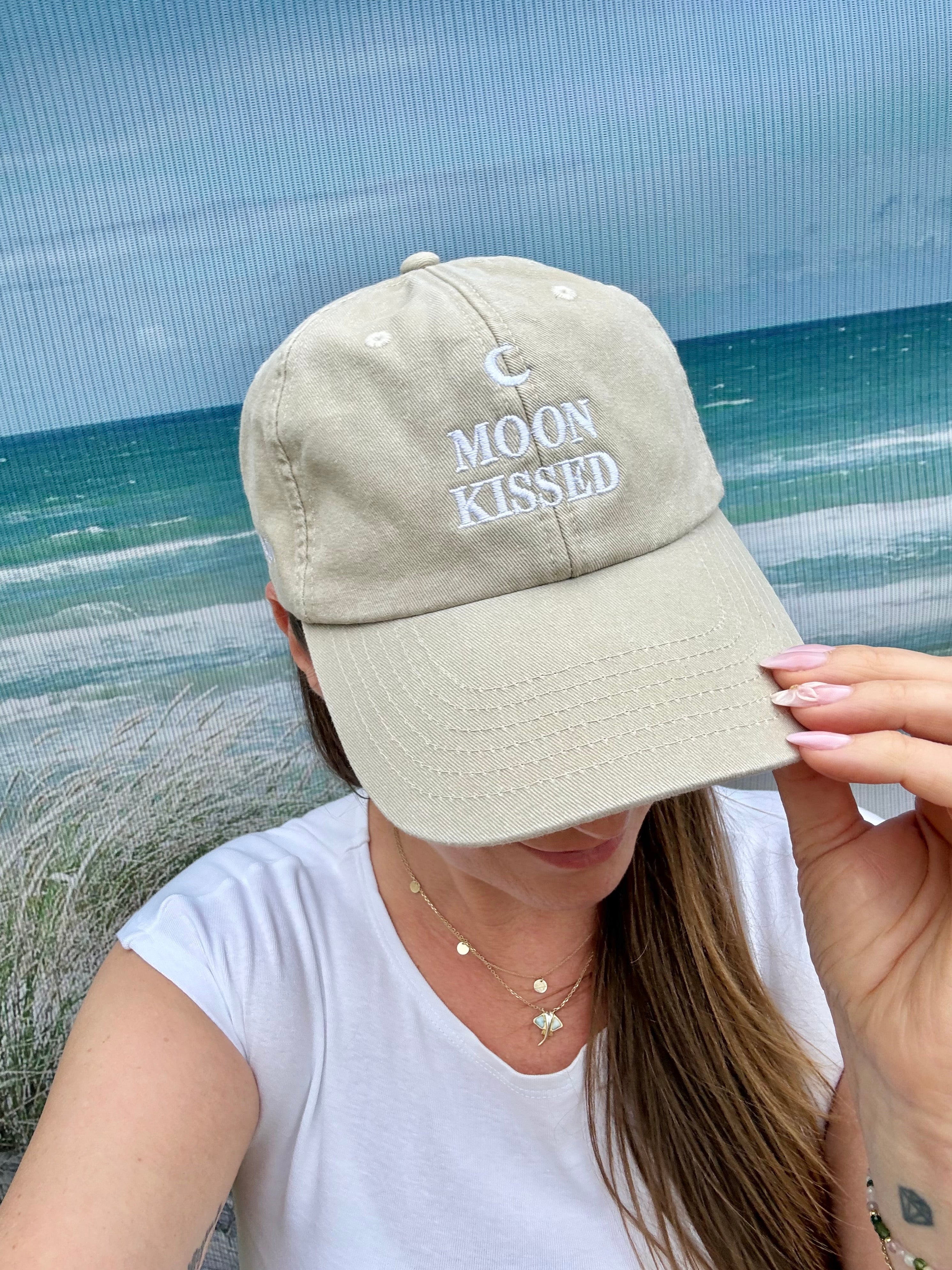 Magic Cap "MOON KISSED"