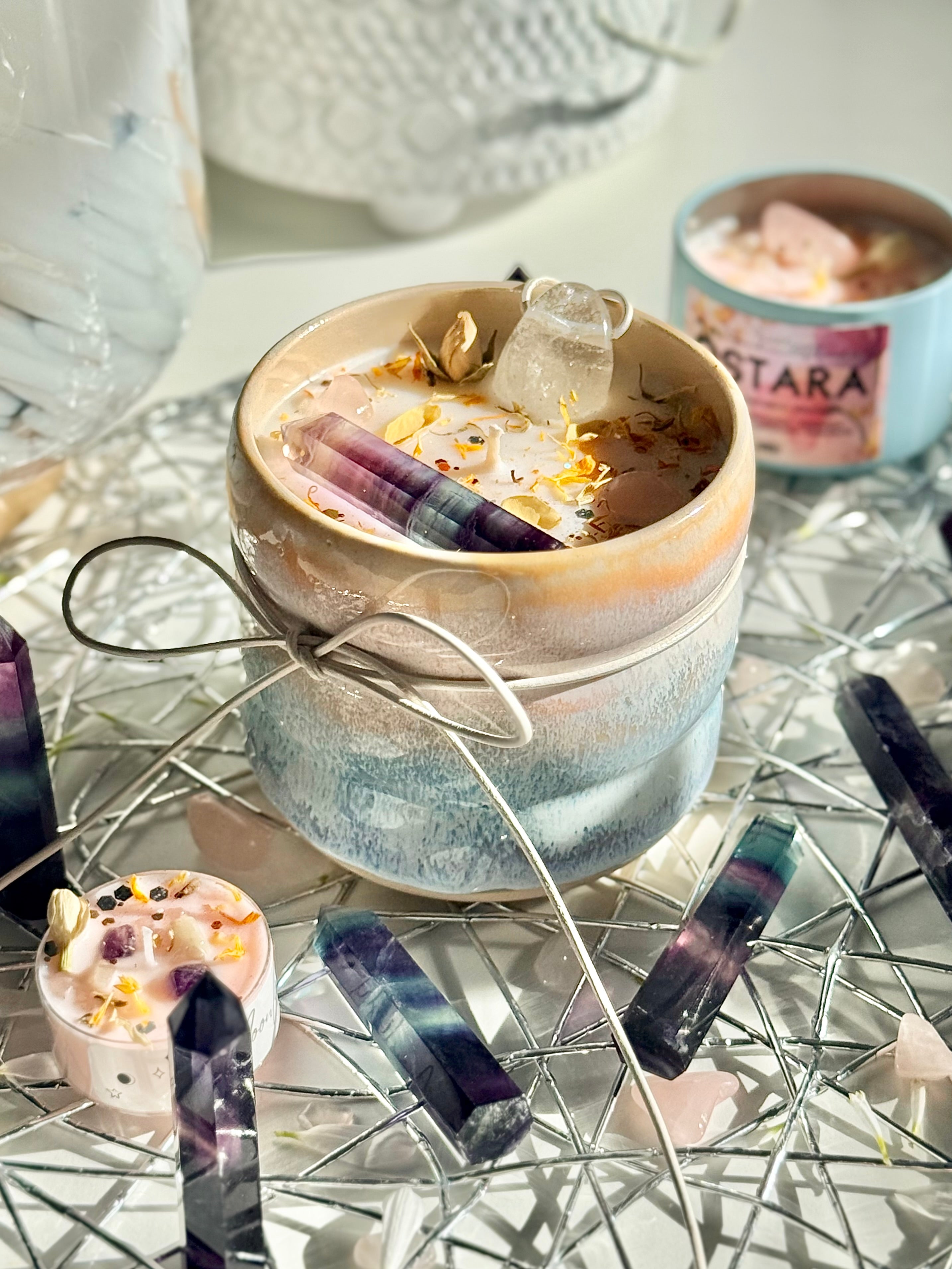 Kristallkerze im Keramikbecher FOCUS ON YOURSELF, limitiert