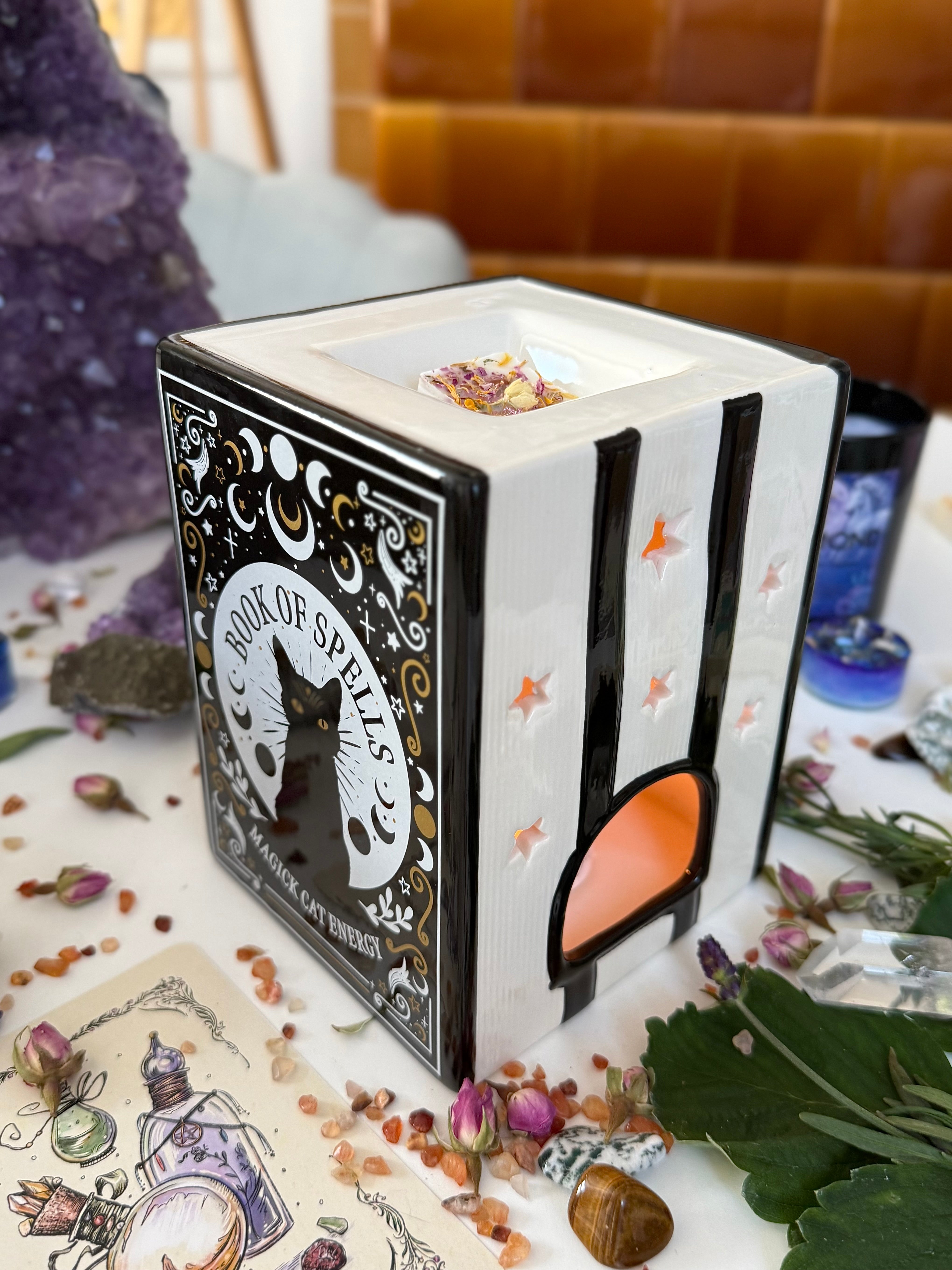 Duftlampe „Black Cat Book of Spells“
