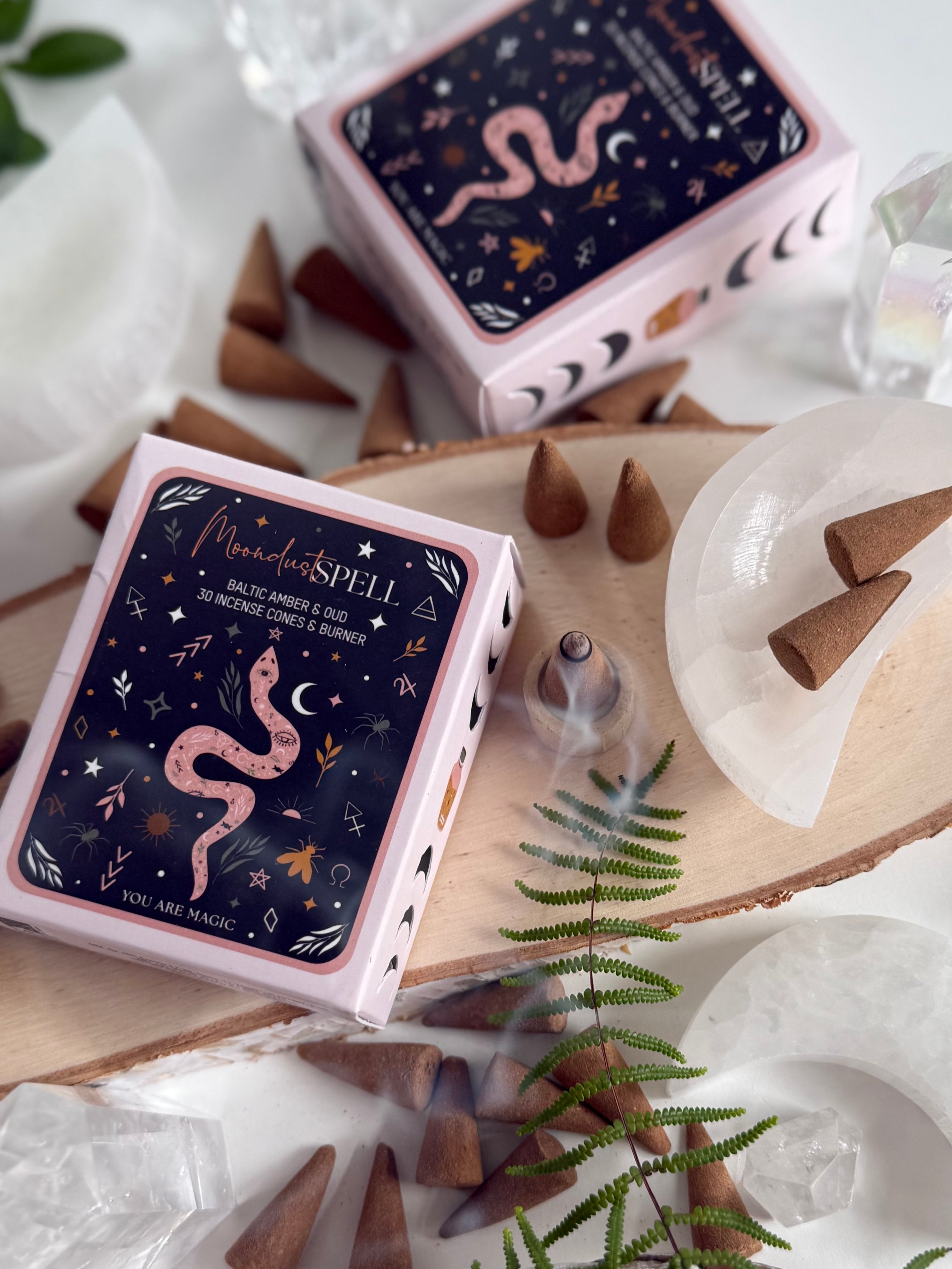 Weihrauchkegel mit Halter „Moondust Spell“ • Baltic Amber & Oud