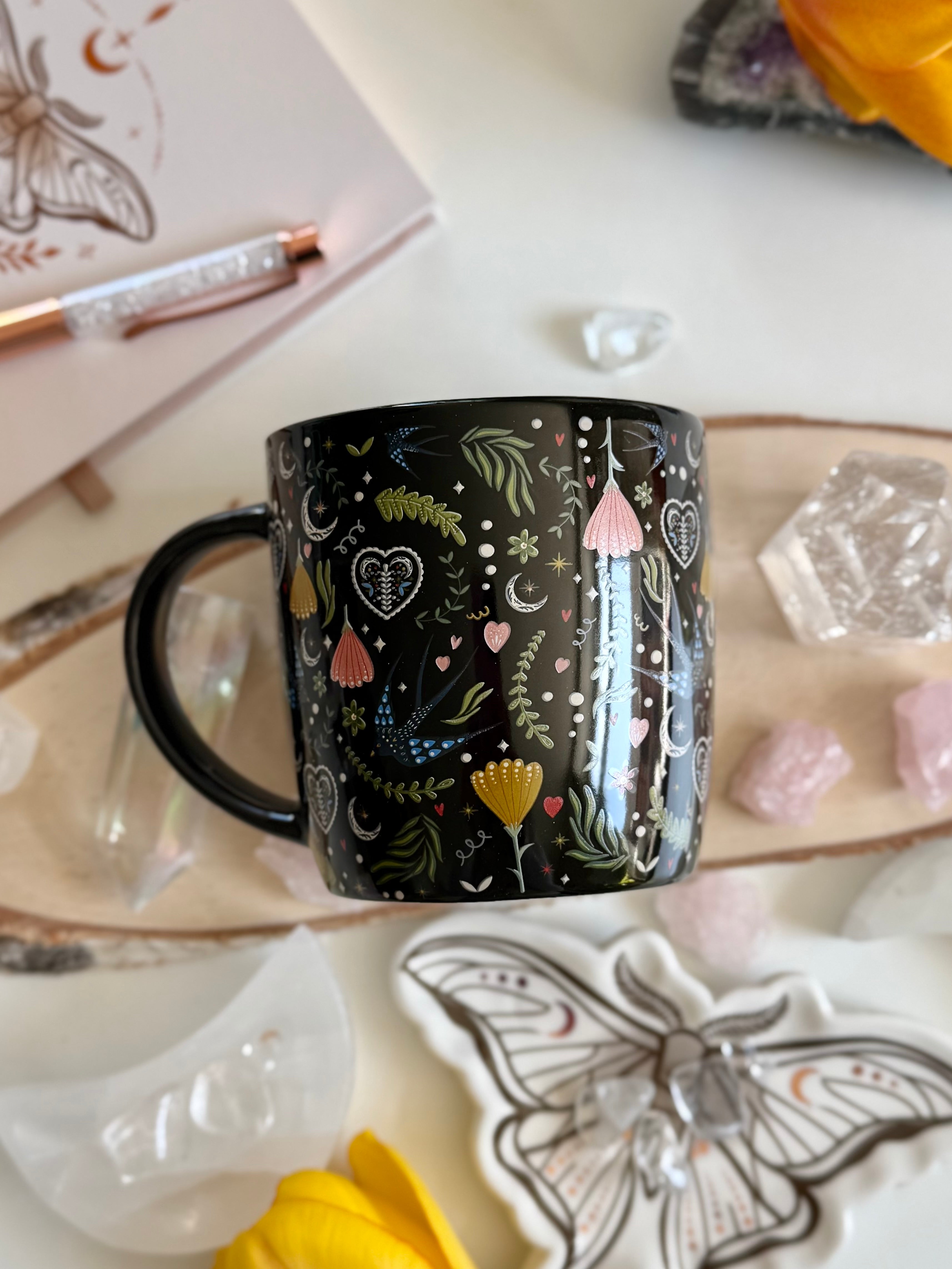 Keramik Becher Schwalbe, Blume, Mond, schwarz