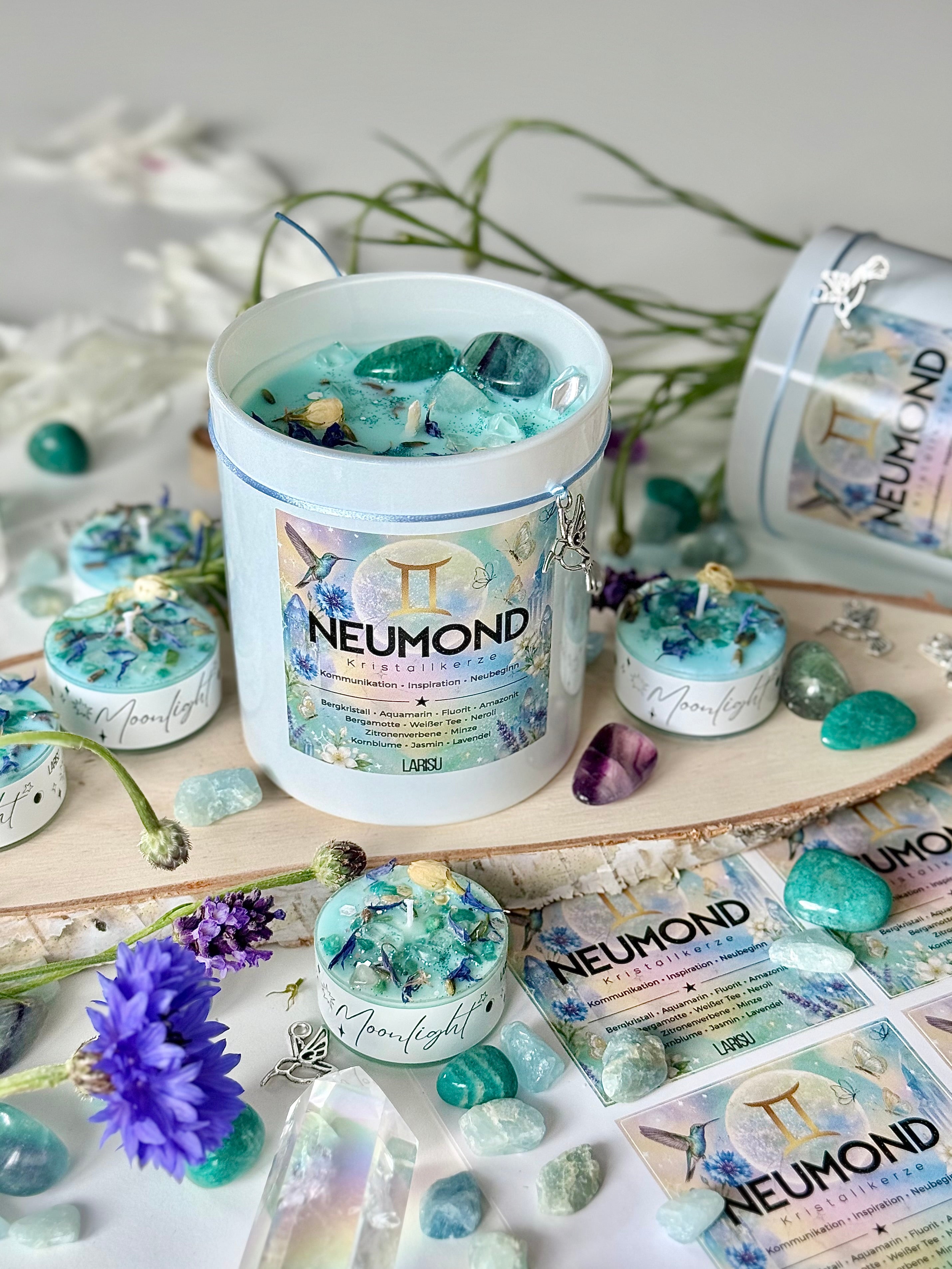 Neumondkerze mit Kristallen und Blüten, Juni, limitiert