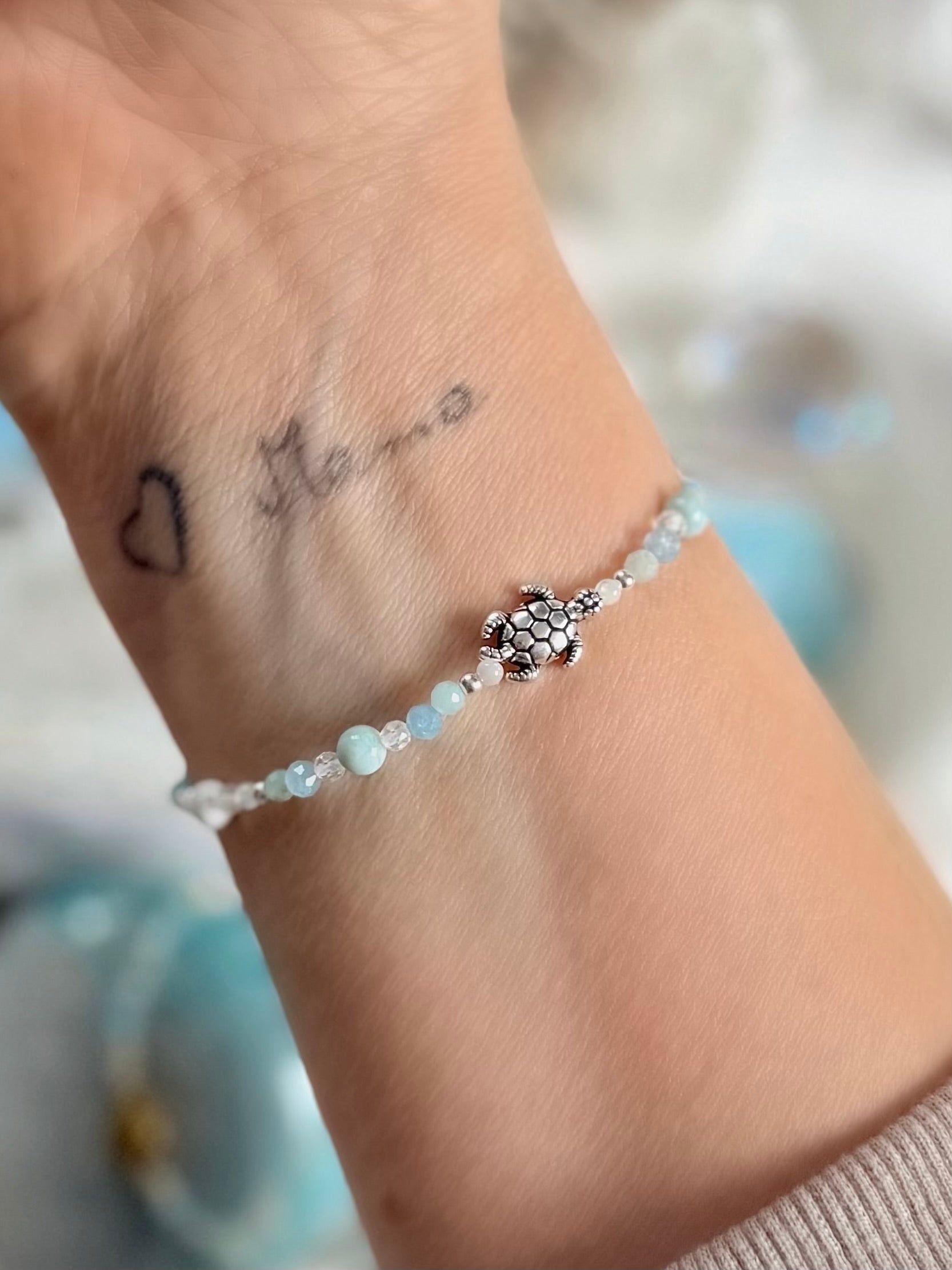 Armband „Go with the Flow“ mit Kristallen & Krafttier Schildkröte