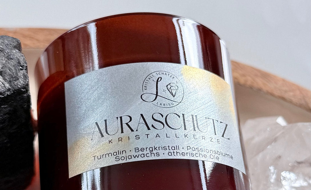 Kristallkerze „Auraschutz“ mit Bergkristall, schwarzem Turmalin und Passionsblume