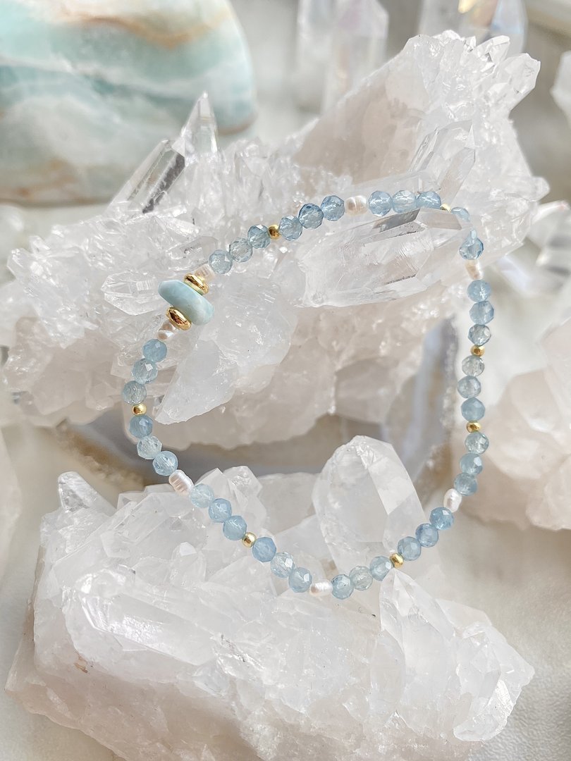 Armband mit Aquamarin, Larimar und Süßwasserperlen