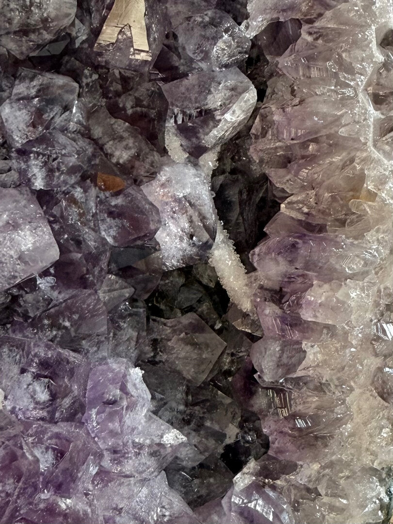 Amethyst Drusenstück Einzelstück mit Calcit