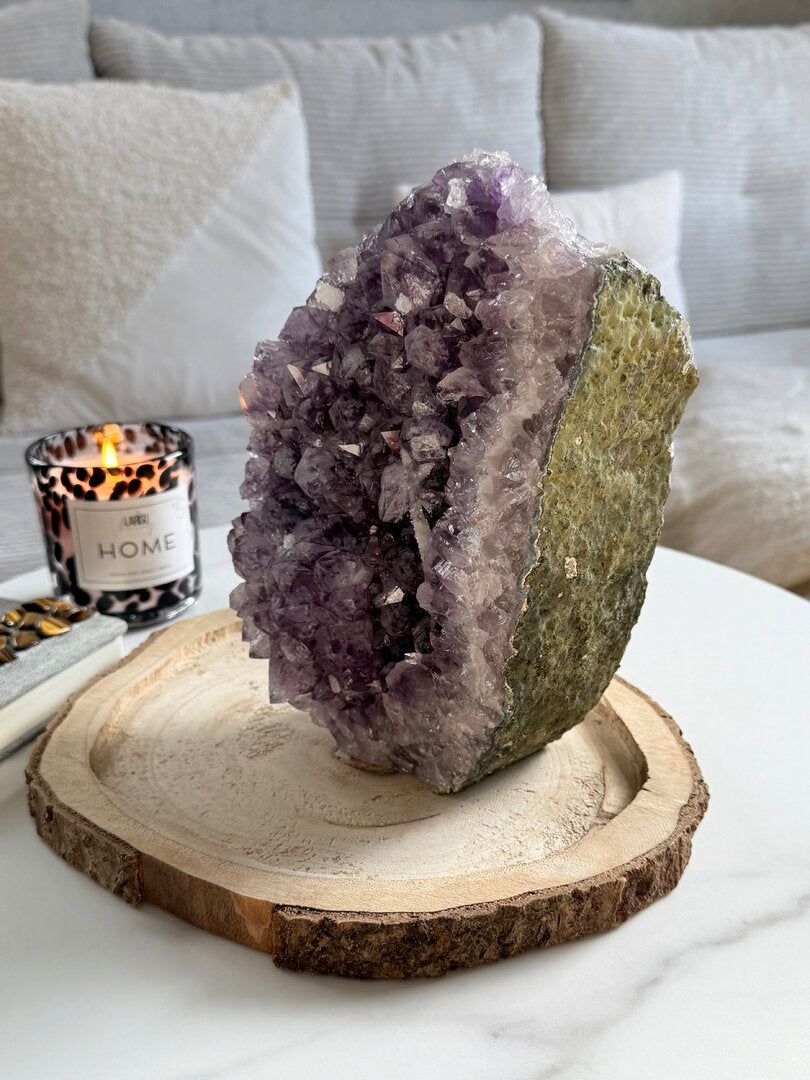 Amethyst Drusenstück Einzelstück mit Calcit